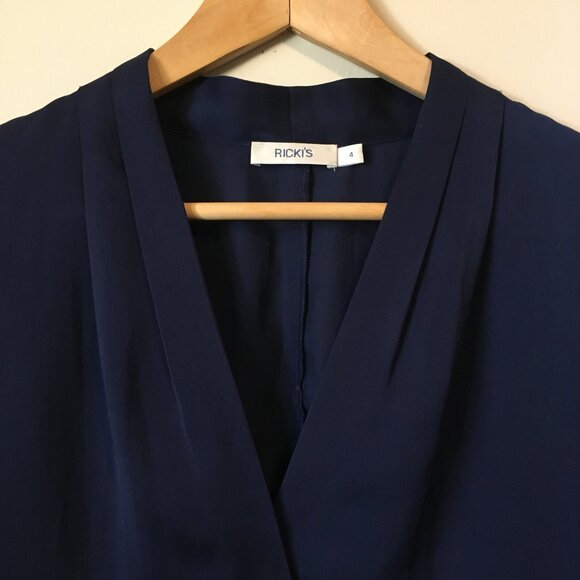 Flowing Pleated V-Neck 3/4 Sleeve Tunic Style Dark Navy Blouse - Picture 3 of 16